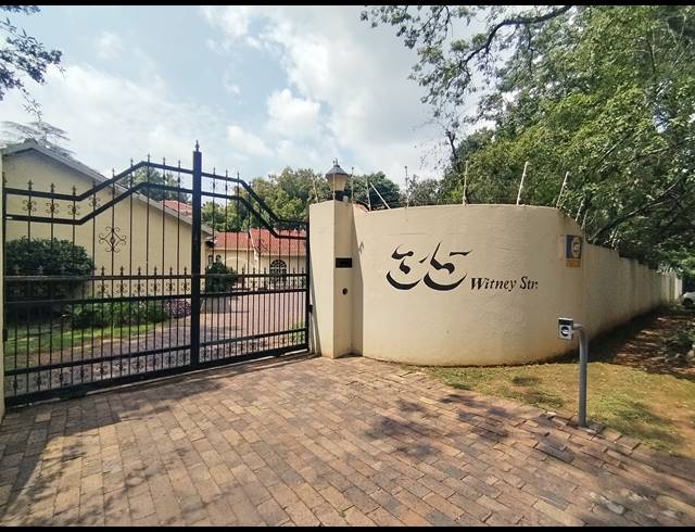 5 BEDROOM HOUSE FOR SALE IN COUNTRY LIFE PARK